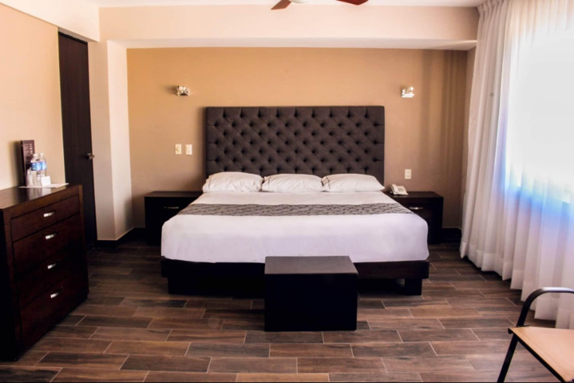 Hotel Senorial Platino เลออน ภายนอก รูปภาพ