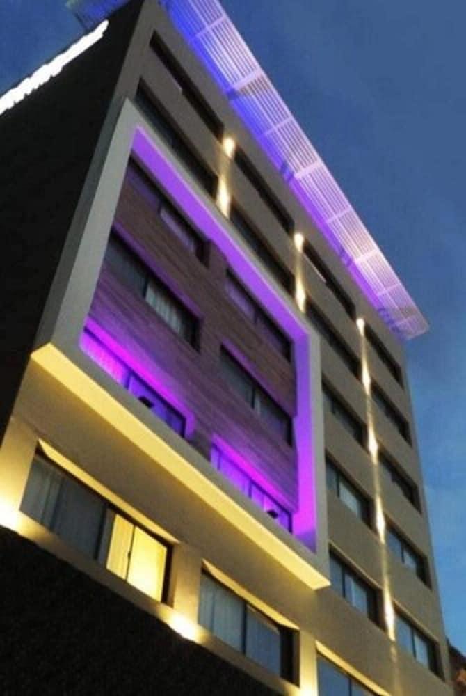 Hotel Senorial Platino เลออน ภายนอก รูปภาพ