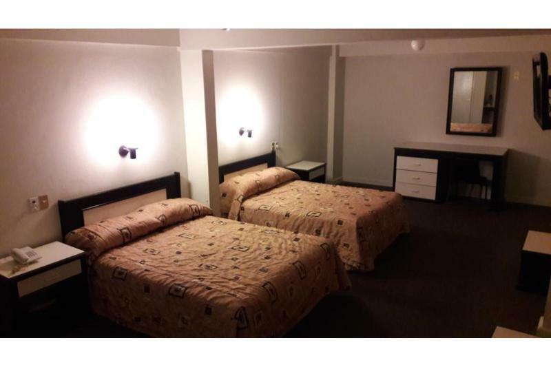 Hotel Senorial Platino เลออน ภายนอก รูปภาพ